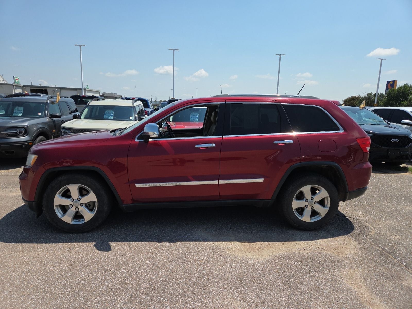 Used 2012 Jeep Grand Cherokee Limited with VIN 1C4RJFBG5CC238916 for sale in Hastings, NE