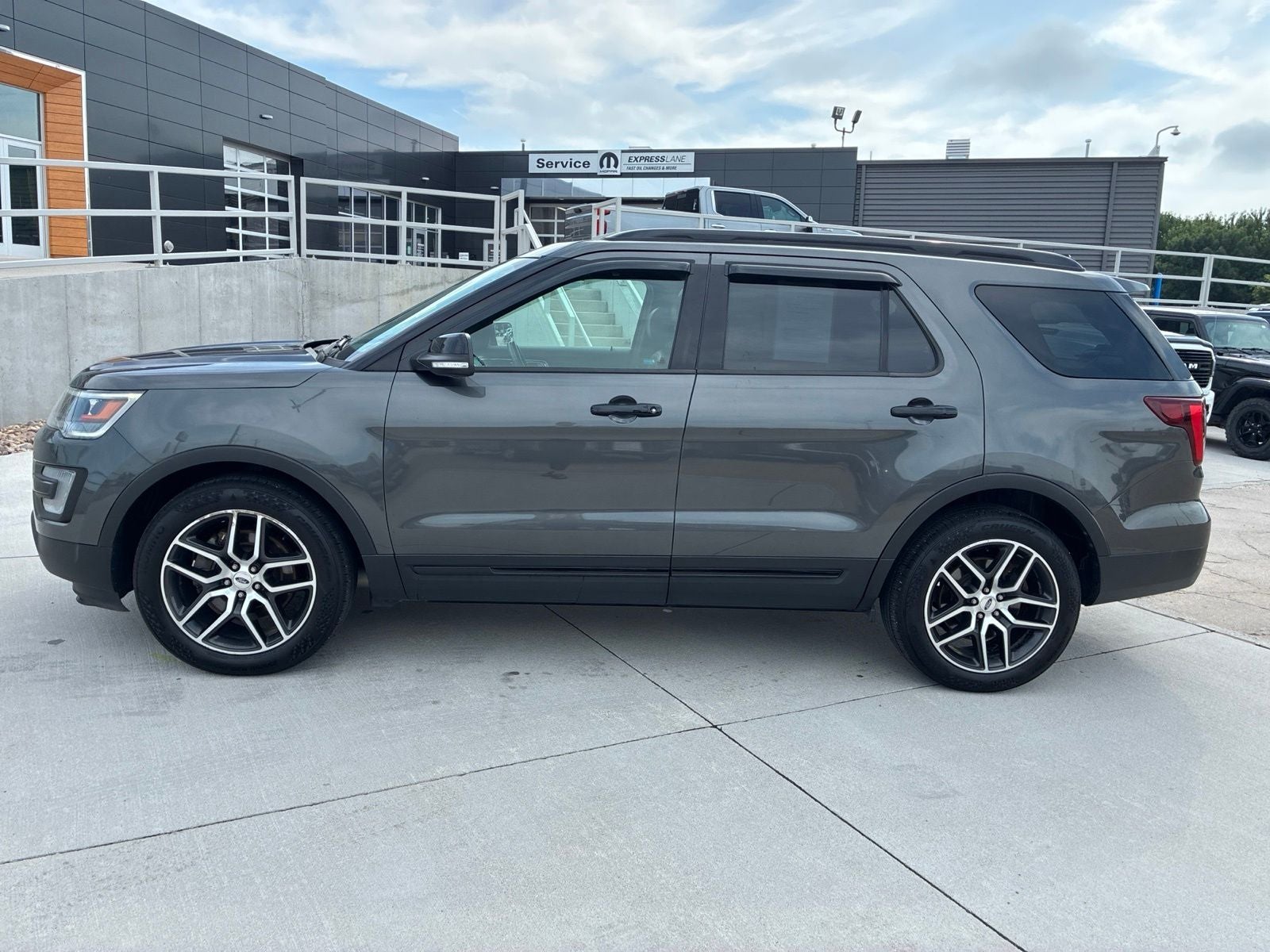 2017 Ford Explorer Sport