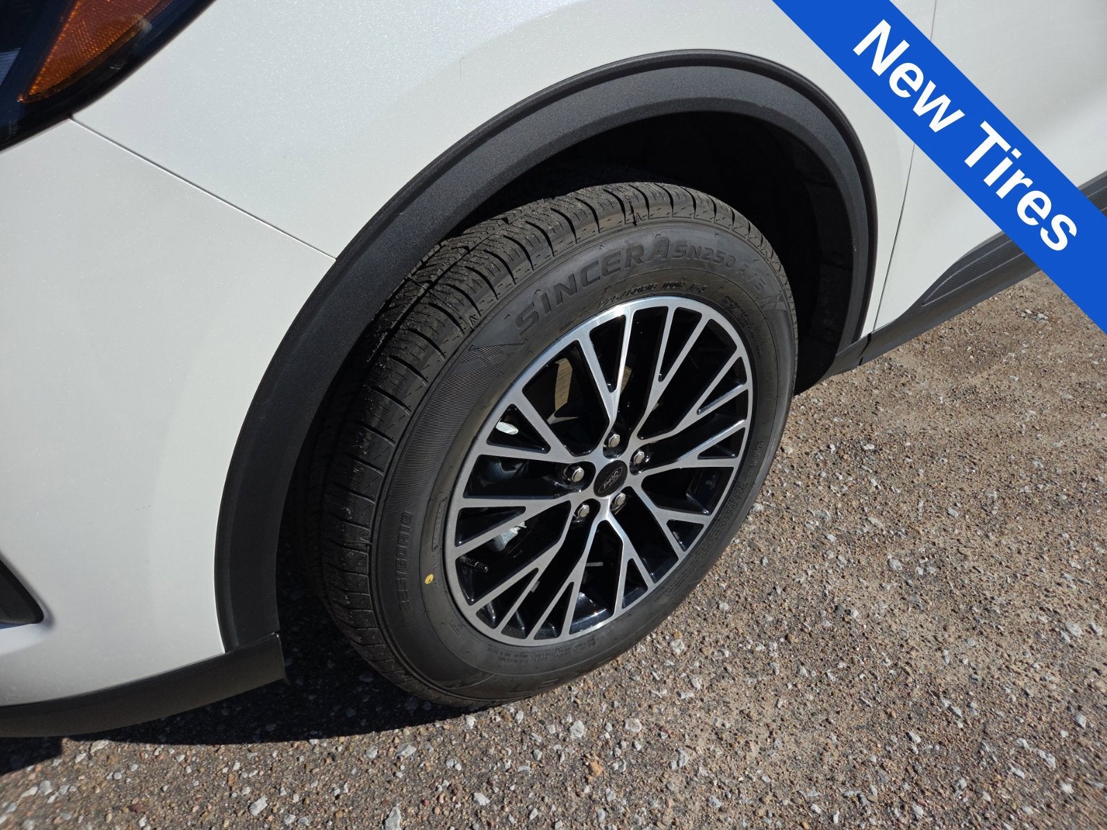 2024 Ford Escape Plug-In Hybrid Base 700A