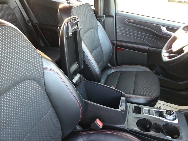 2025 Ford Escape ST-Line 300A