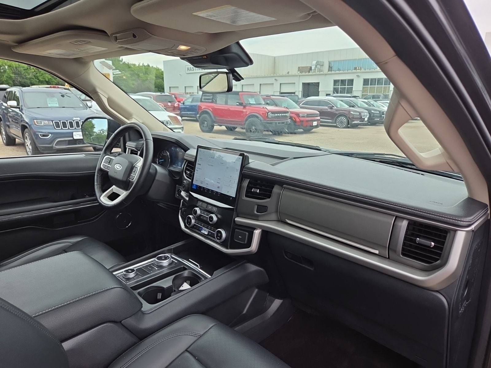 2023 Ford Expedition XLT 202A
