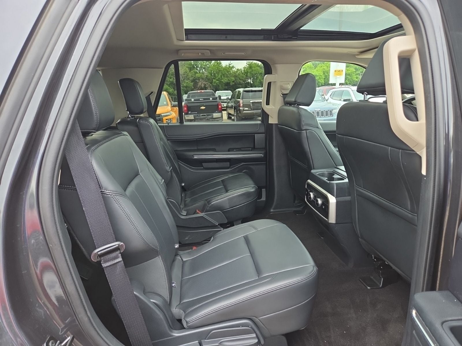2023 Ford Expedition XLT 202A