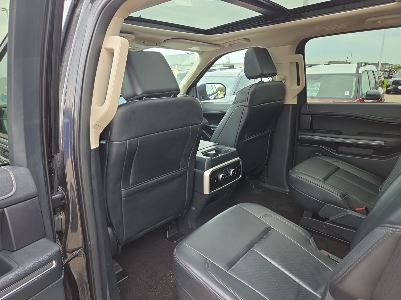 2023 Ford Expedition XLT 202A