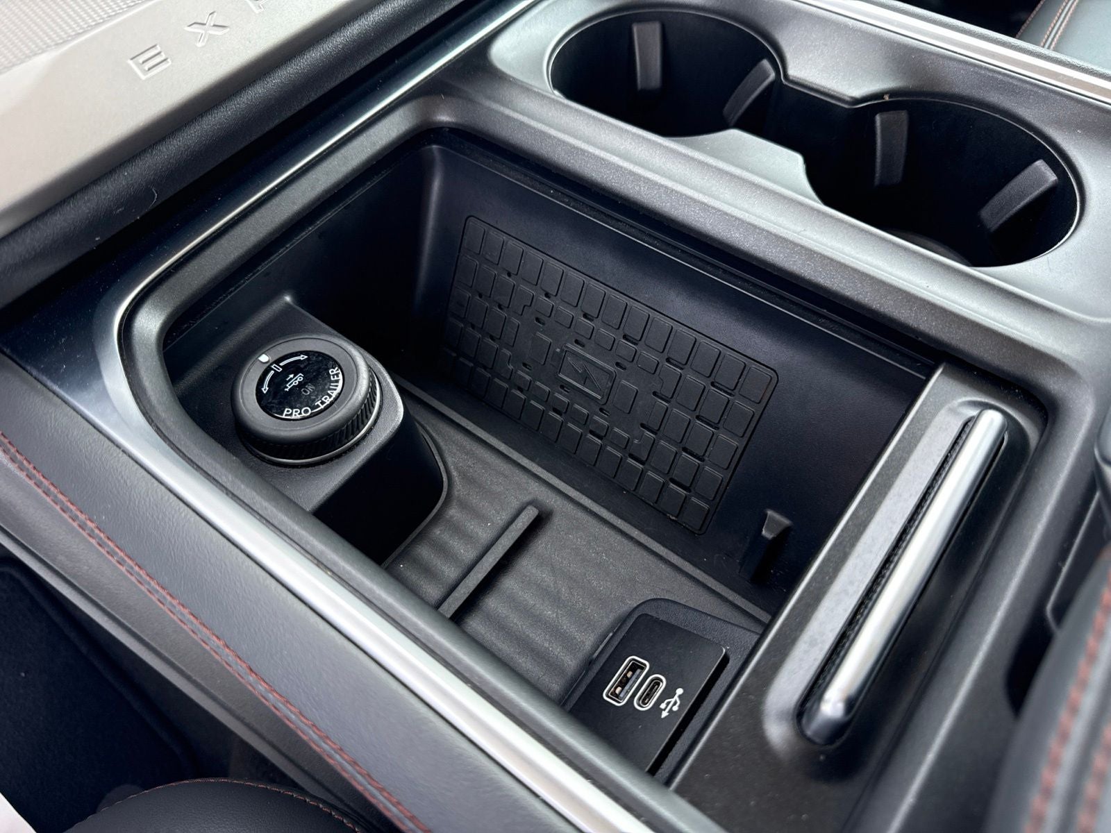 2025 Ford Expedition Active 202A