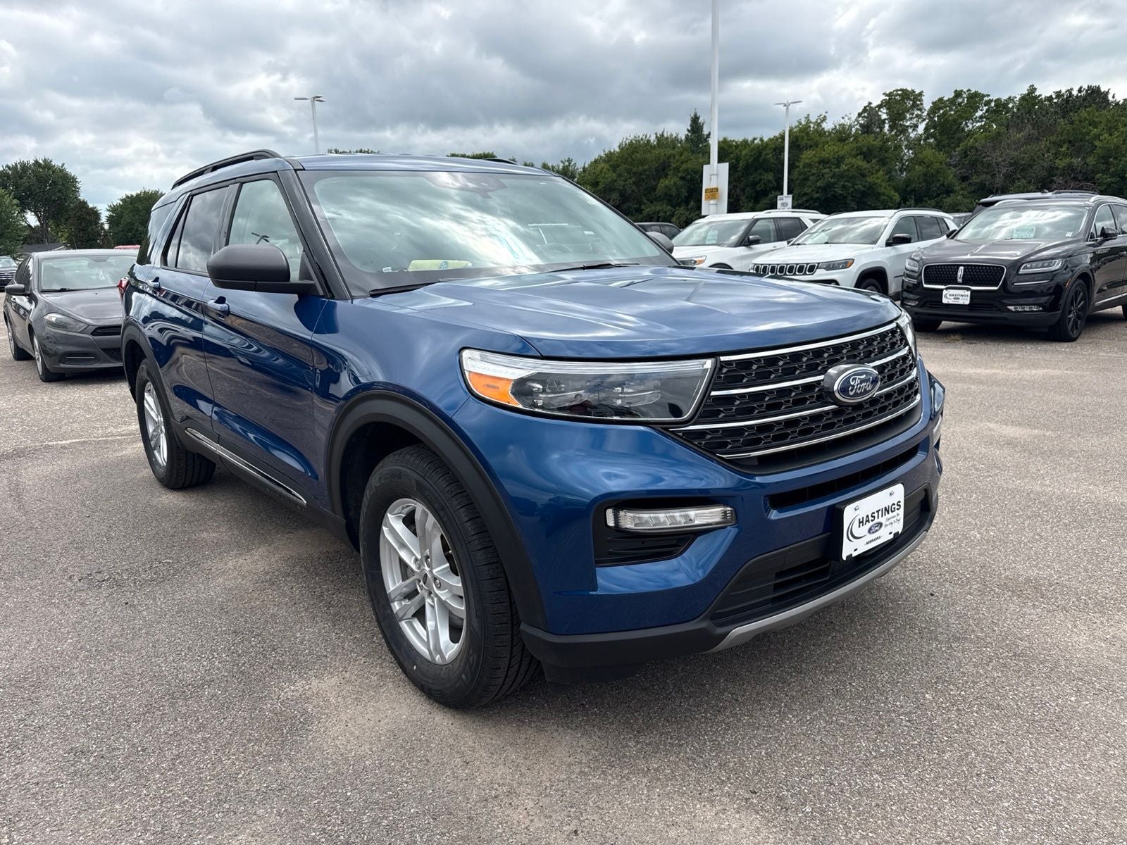 2023 Ford Explorer XLT 202A