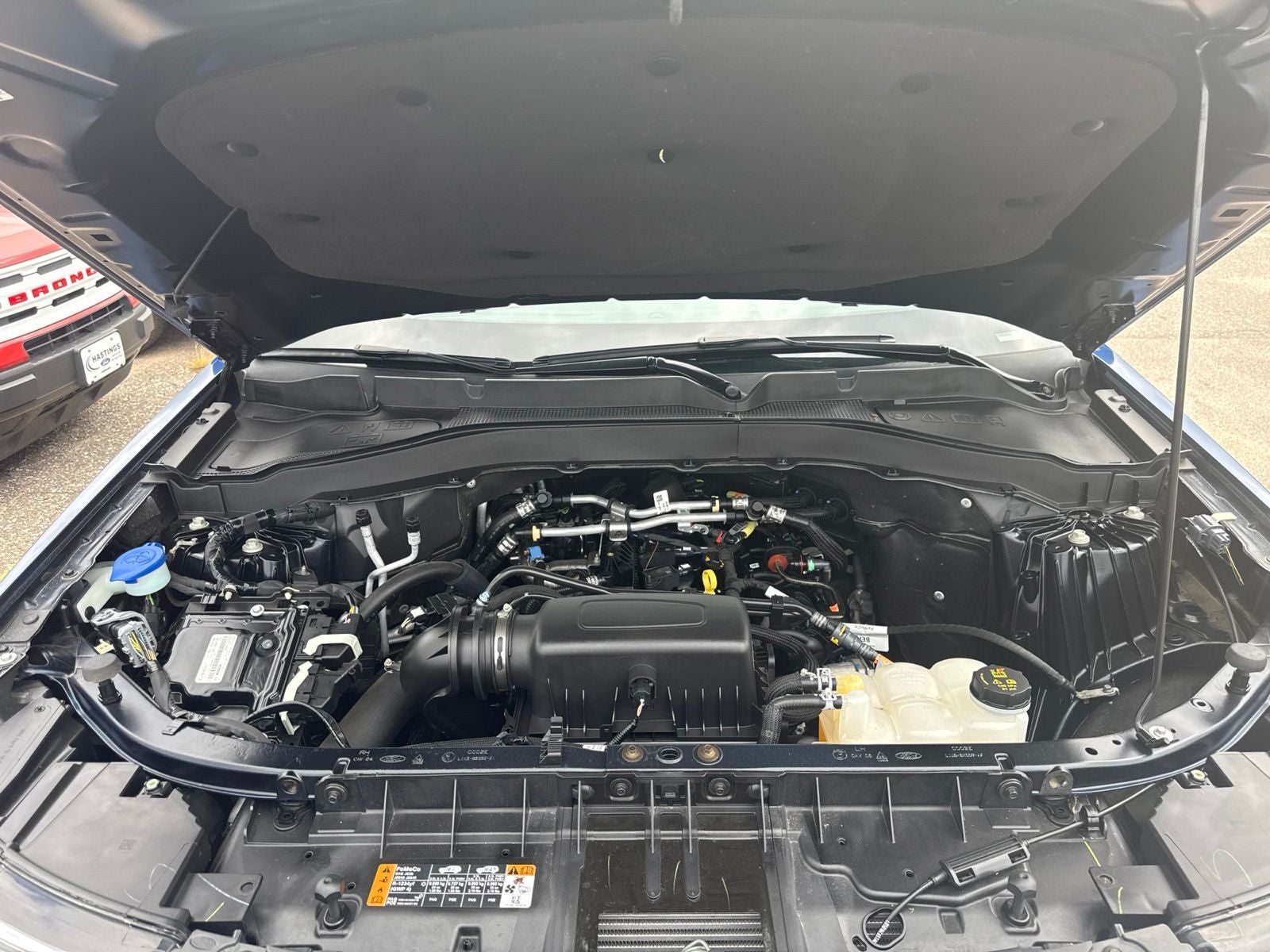 2023 Ford Explorer XLT 202A