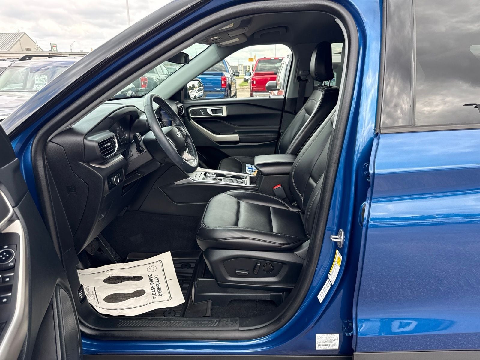 2023 Ford Explorer XLT 202A