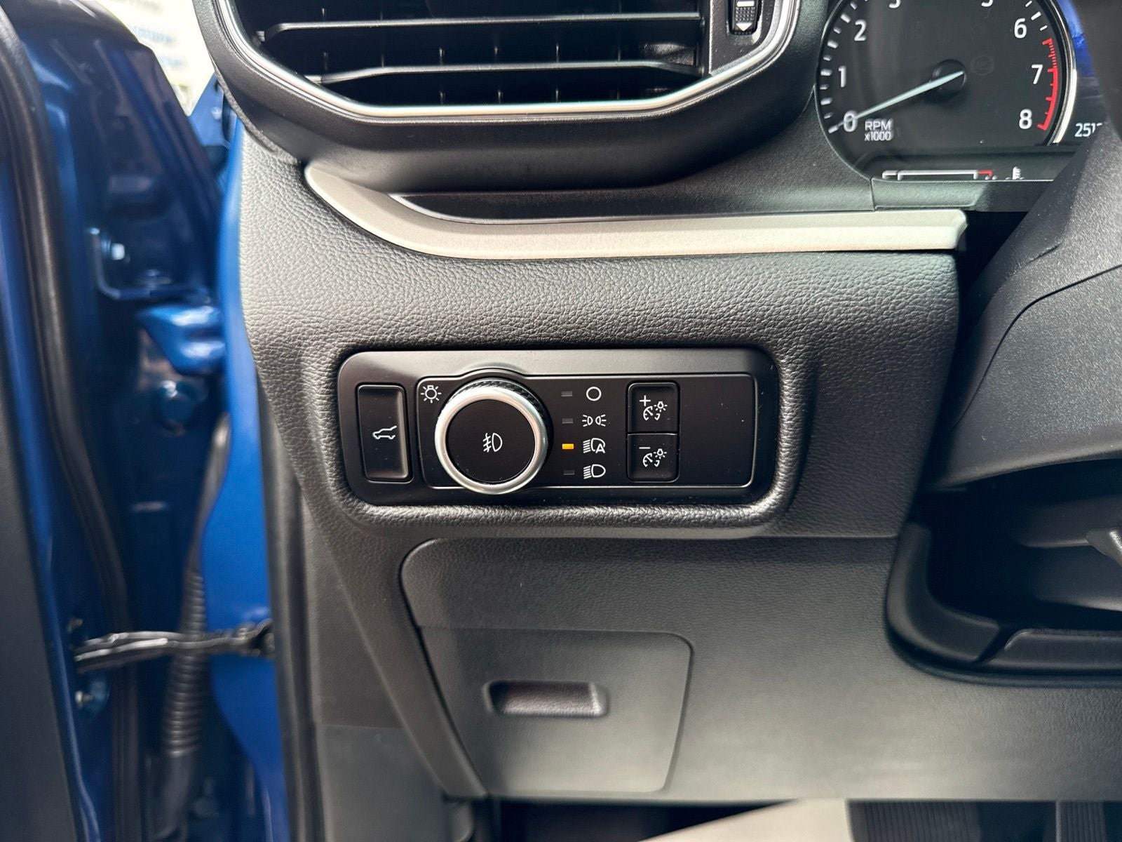 2023 Ford Explorer XLT 202A