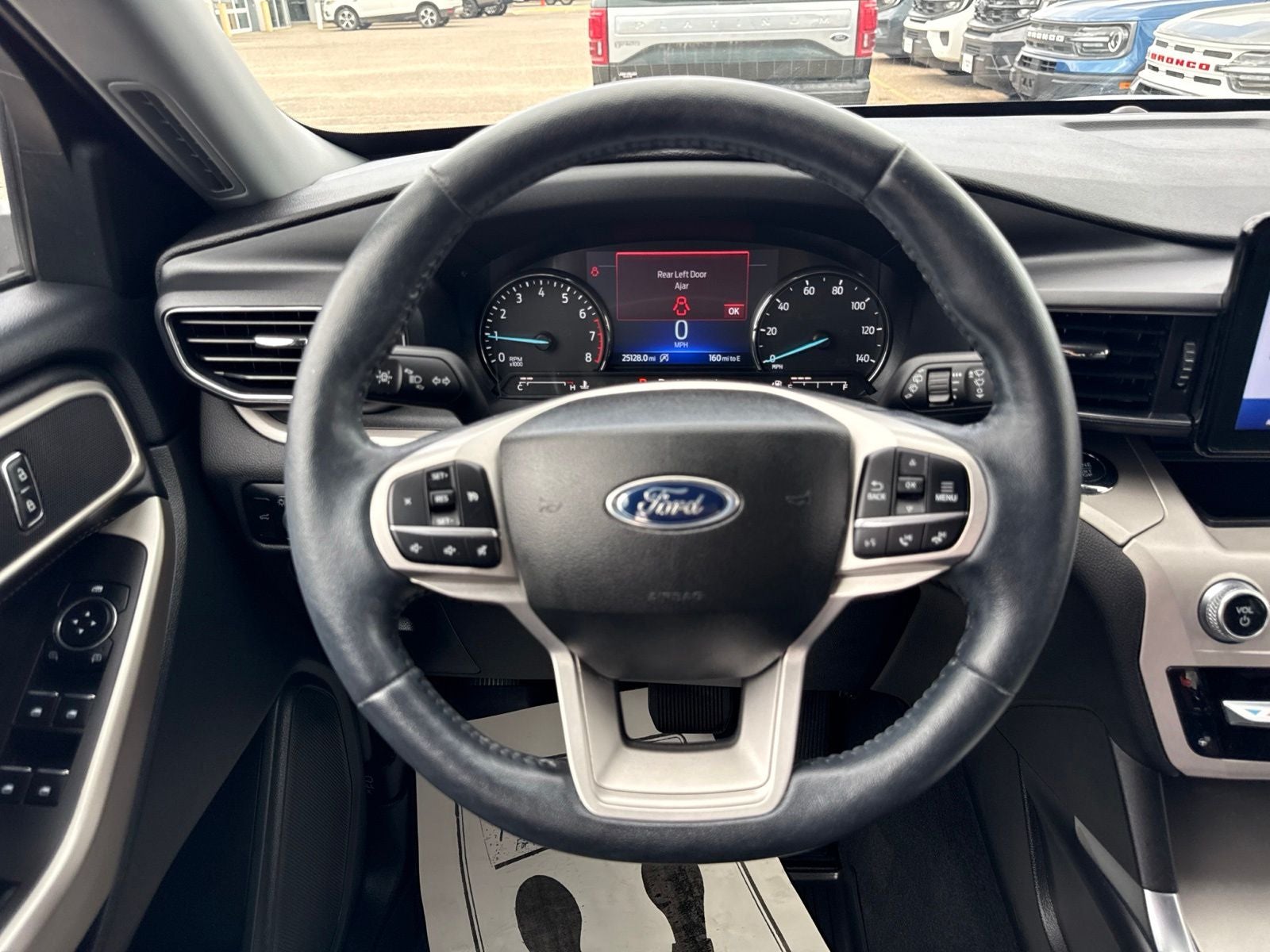 2023 Ford Explorer XLT 202A