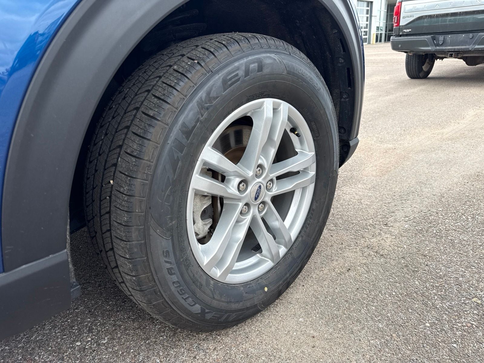 2023 Ford Explorer XLT 202A