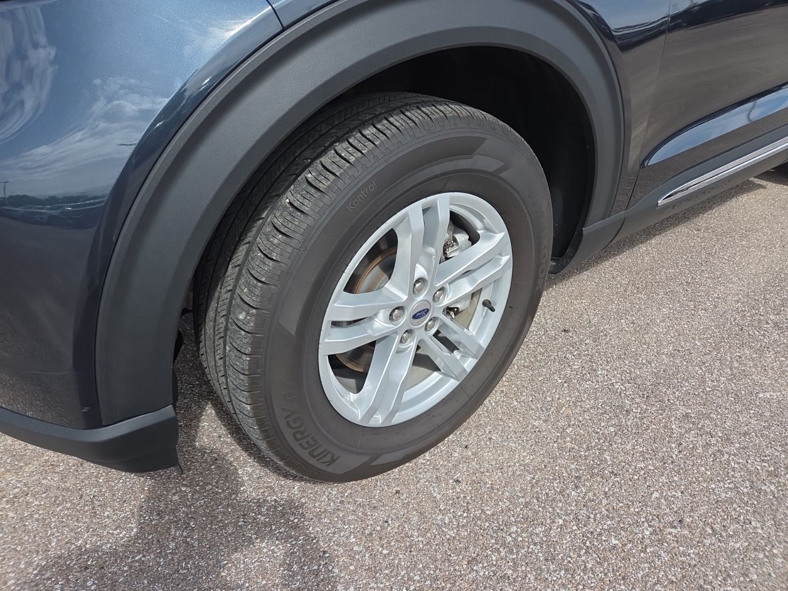 2023 Ford Explorer XLT 202A