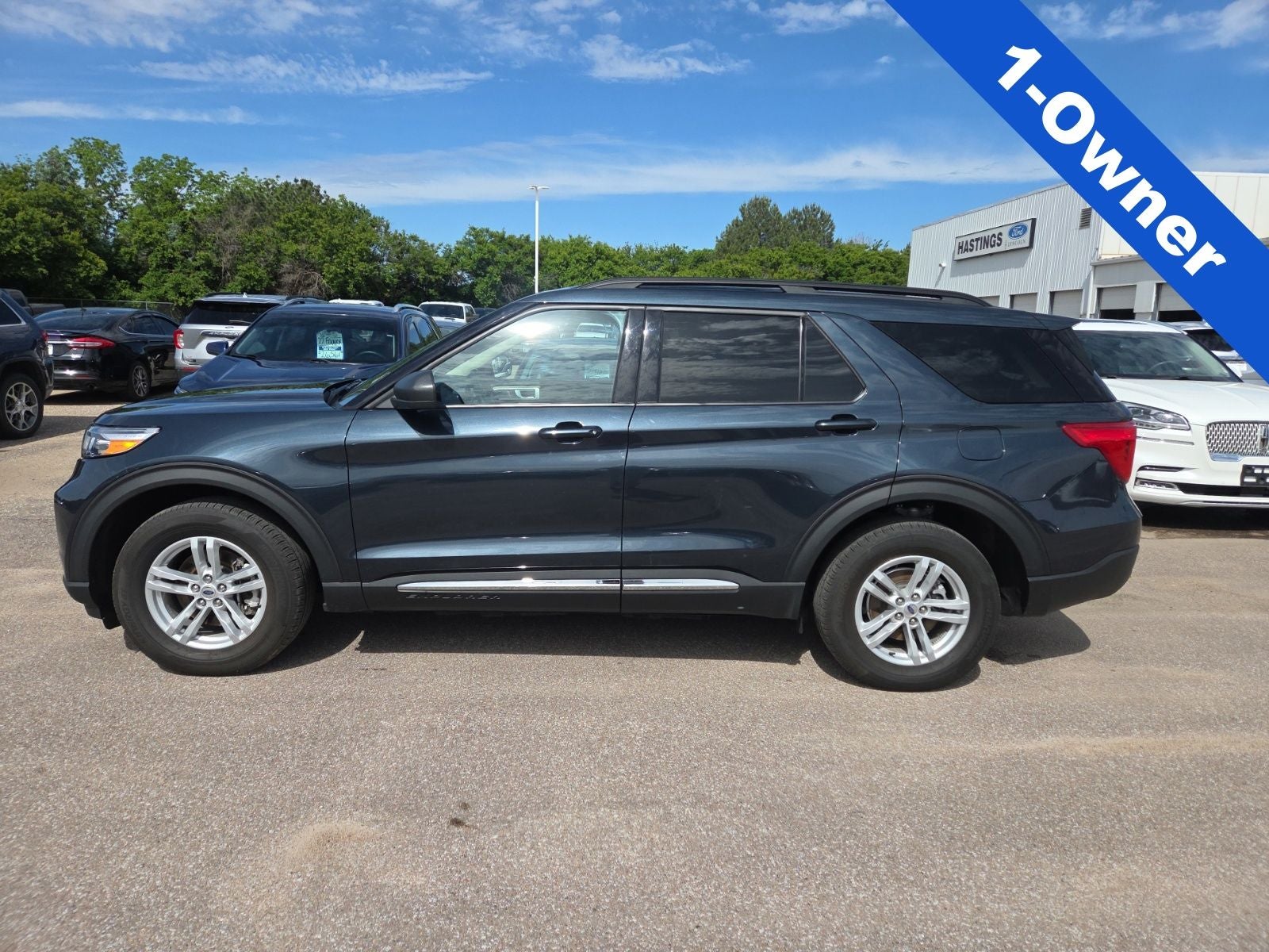 2023 Ford Explorer XLT 202A