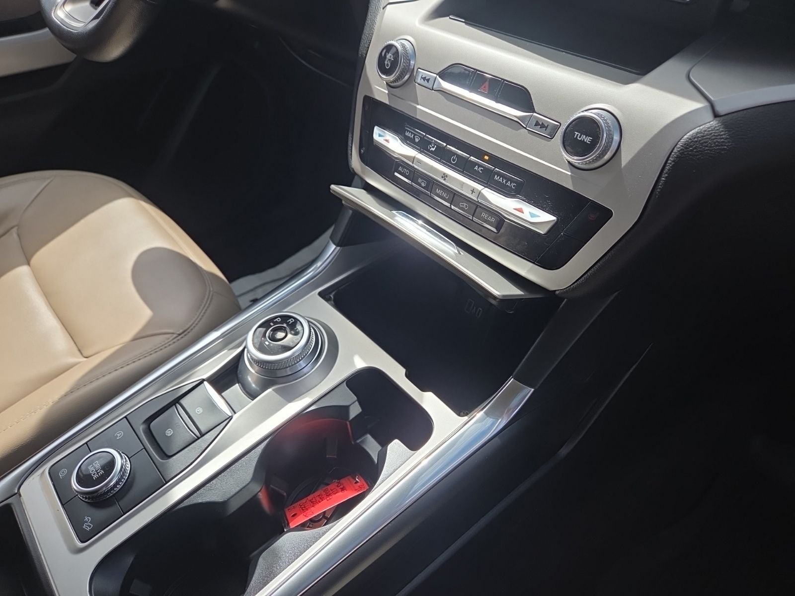2023 Ford Explorer XLT 202A