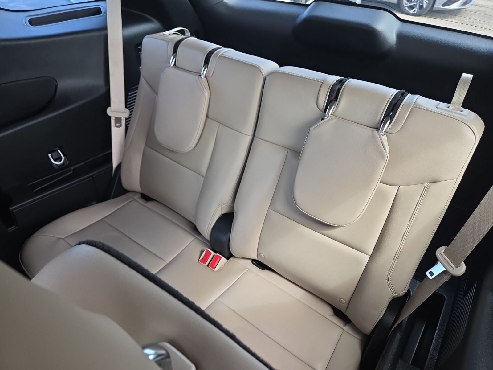 2023 Ford Explorer XLT 202A