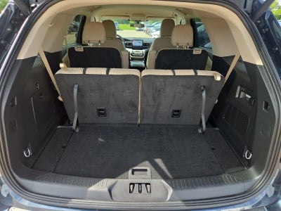2023 Ford Explorer XLT 202A