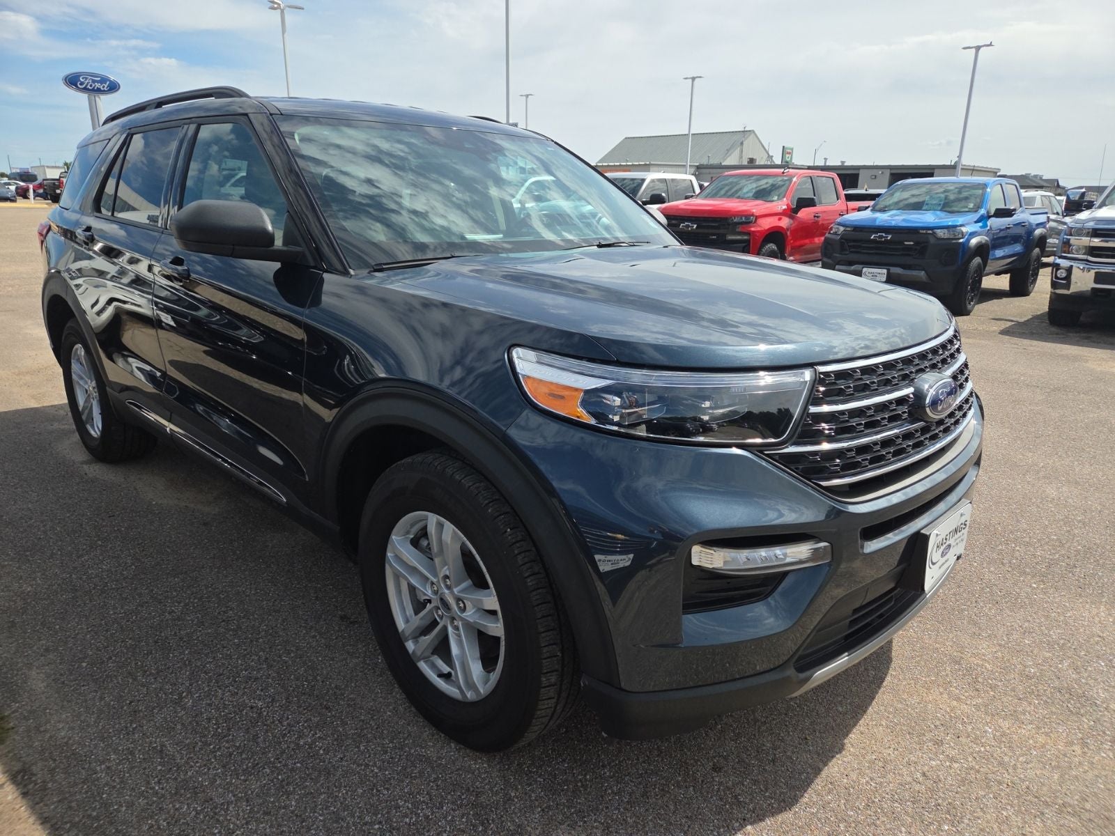 2023 Ford Explorer XLT 202A