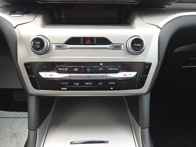 2022 Ford Explorer XLT 200A