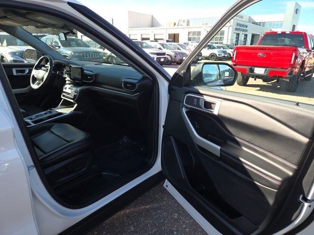 2022 Ford Explorer XLT 202A