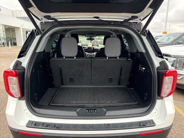 2022 Ford Explorer XLT 202A