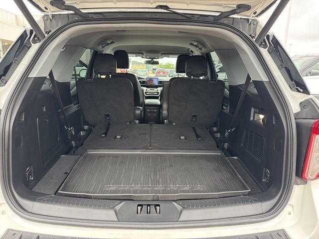 2022 Ford Explorer XLT 202A