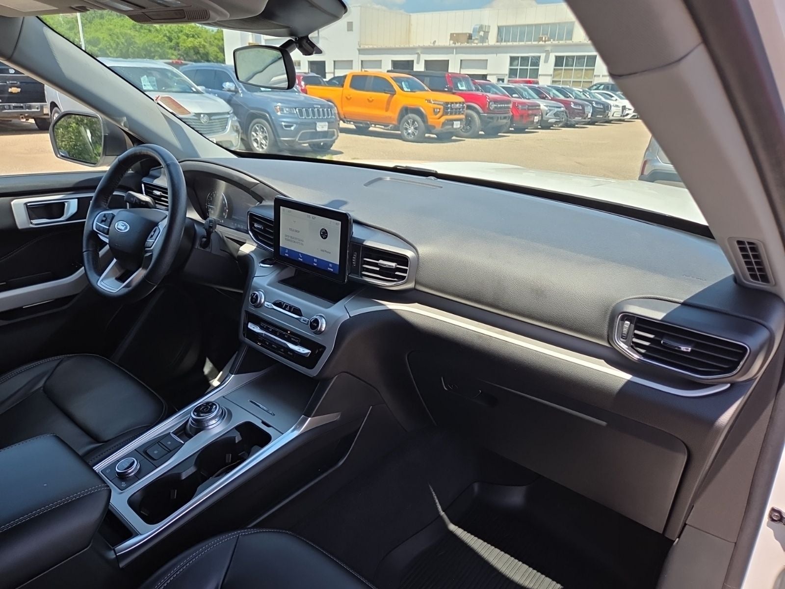 2022 Ford Explorer XLT 202A