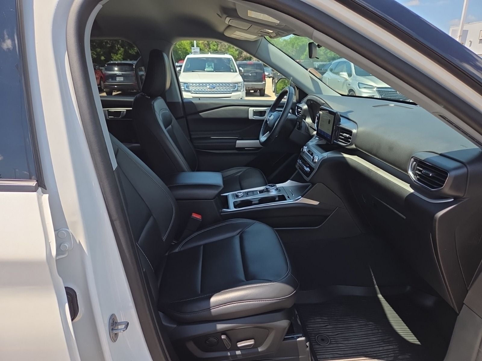 2022 Ford Explorer XLT 202A