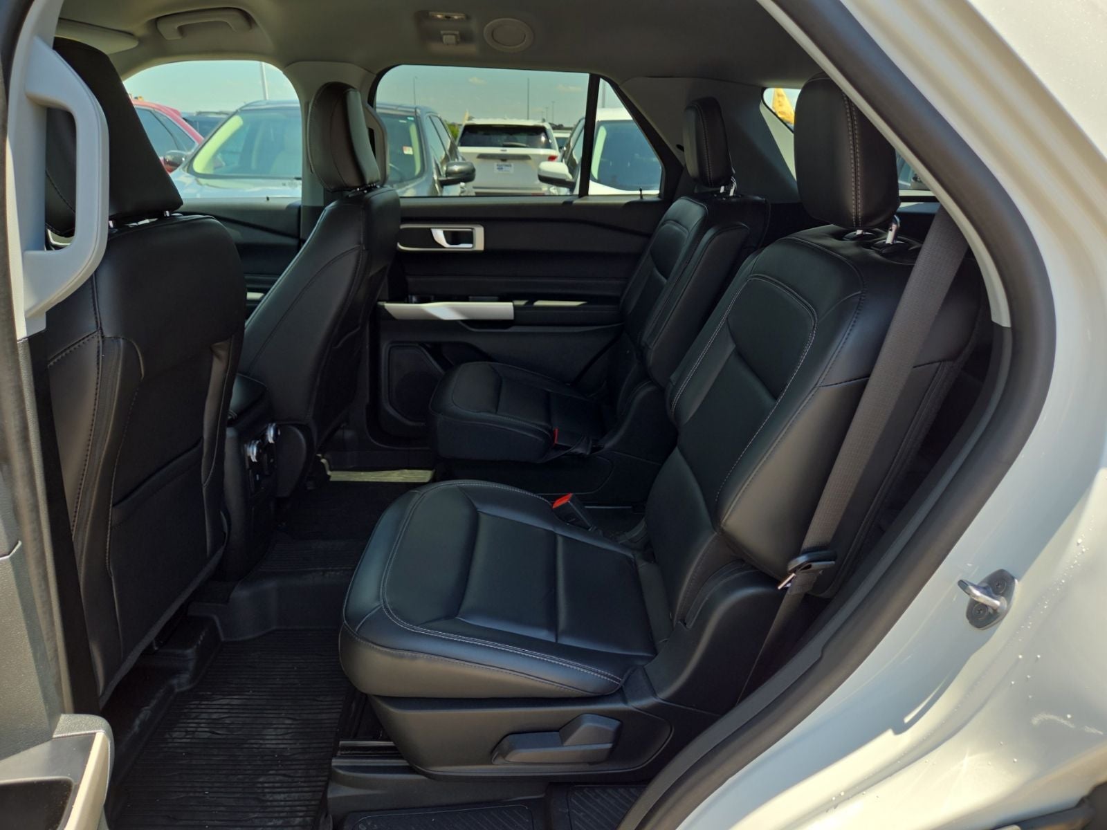 2022 Ford Explorer XLT 202A