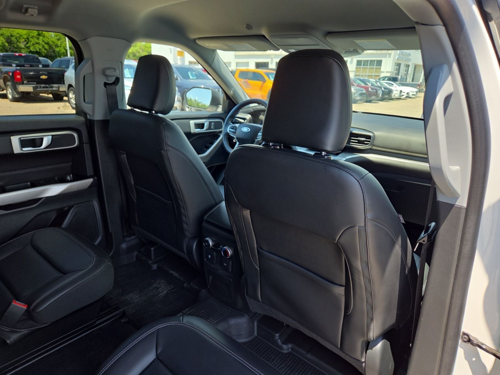 2022 Ford Explorer XLT 202A
