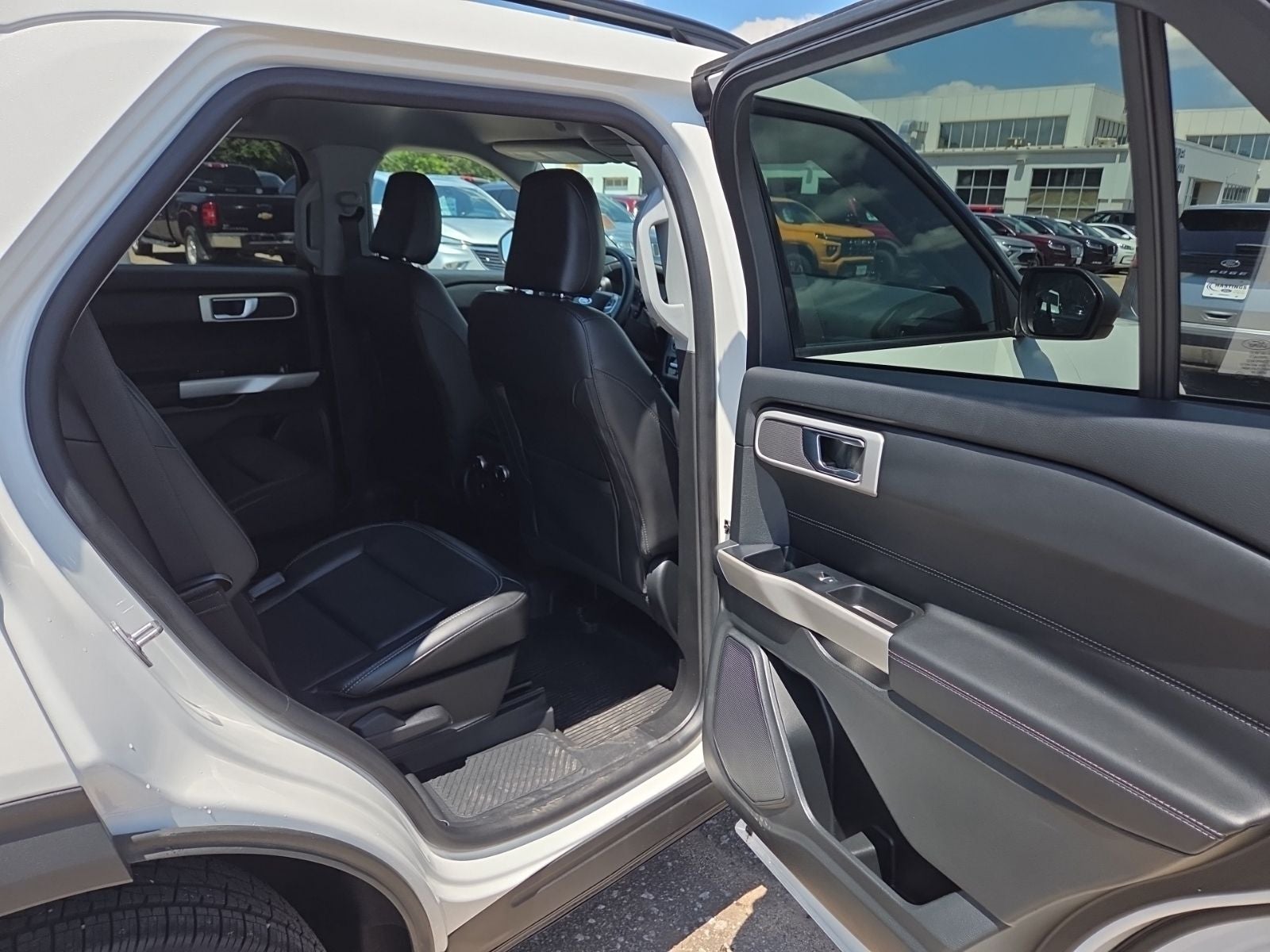 2022 Ford Explorer XLT 202A