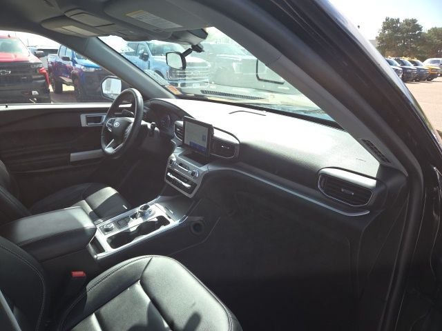 2023 Ford Explorer XLT 202A