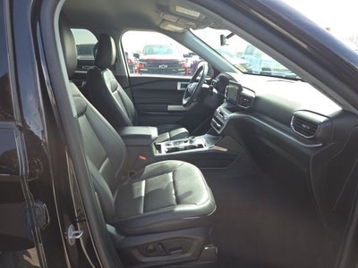 2023 Ford Explorer XLT 202A