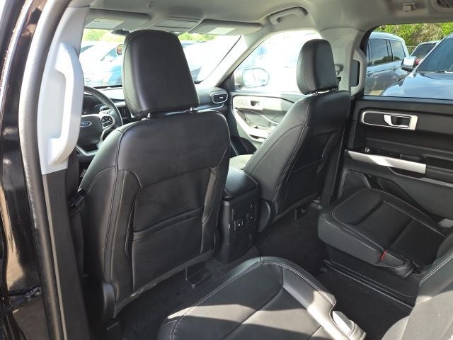2023 Ford Explorer XLT 202A
