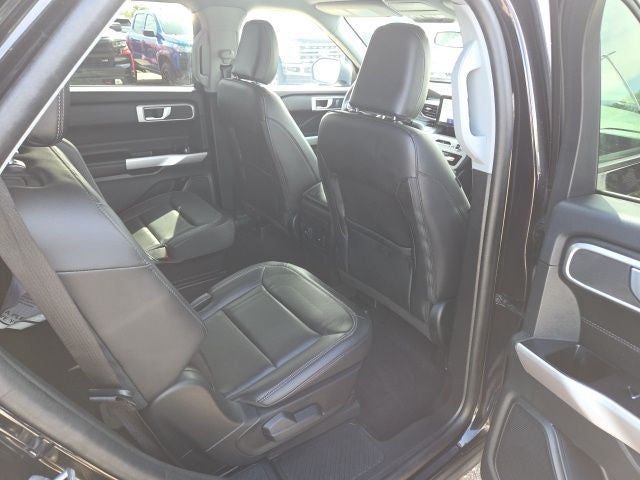 2023 Ford Explorer XLT 202A