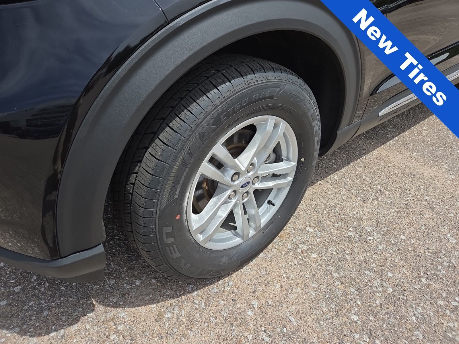 2023 Ford Explorer XLT 202A