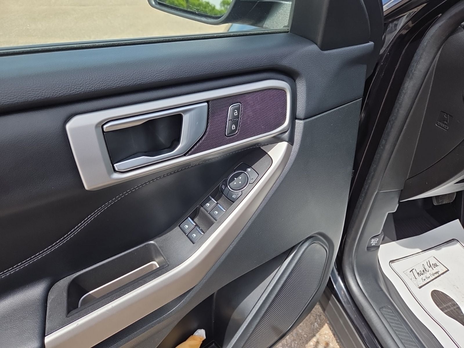 2023 Ford Explorer XLT 202A
