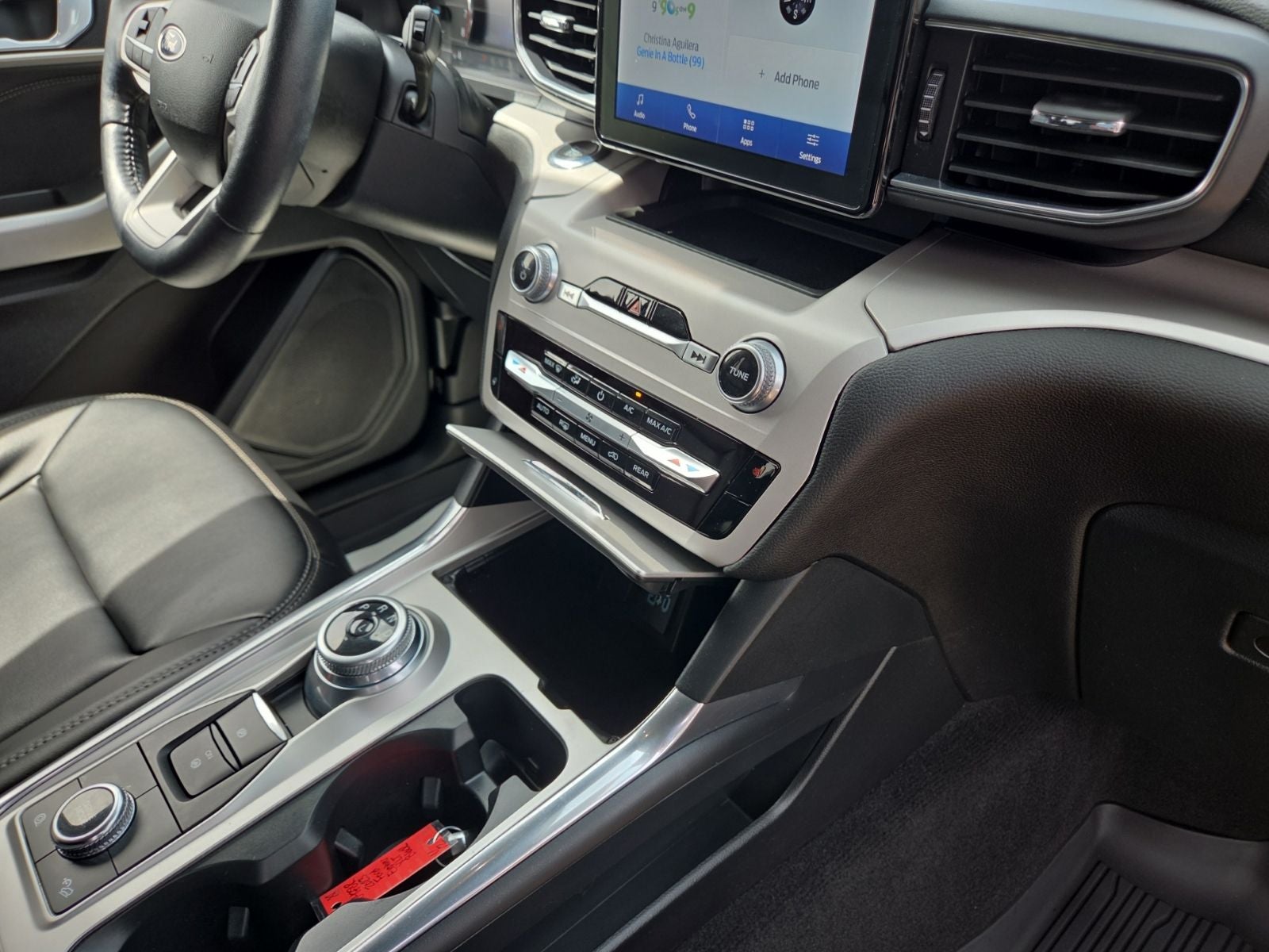 2023 Ford Explorer XLT 202A