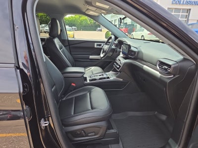 2023 Ford Explorer XLT 202A