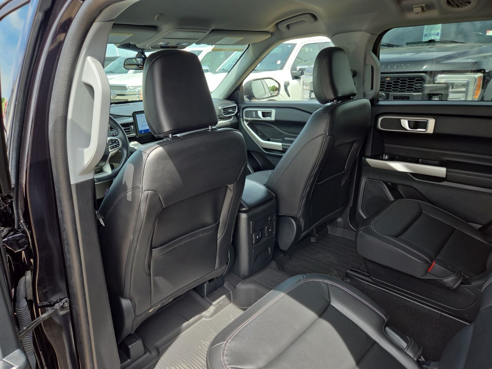 2023 Ford Explorer XLT 202A