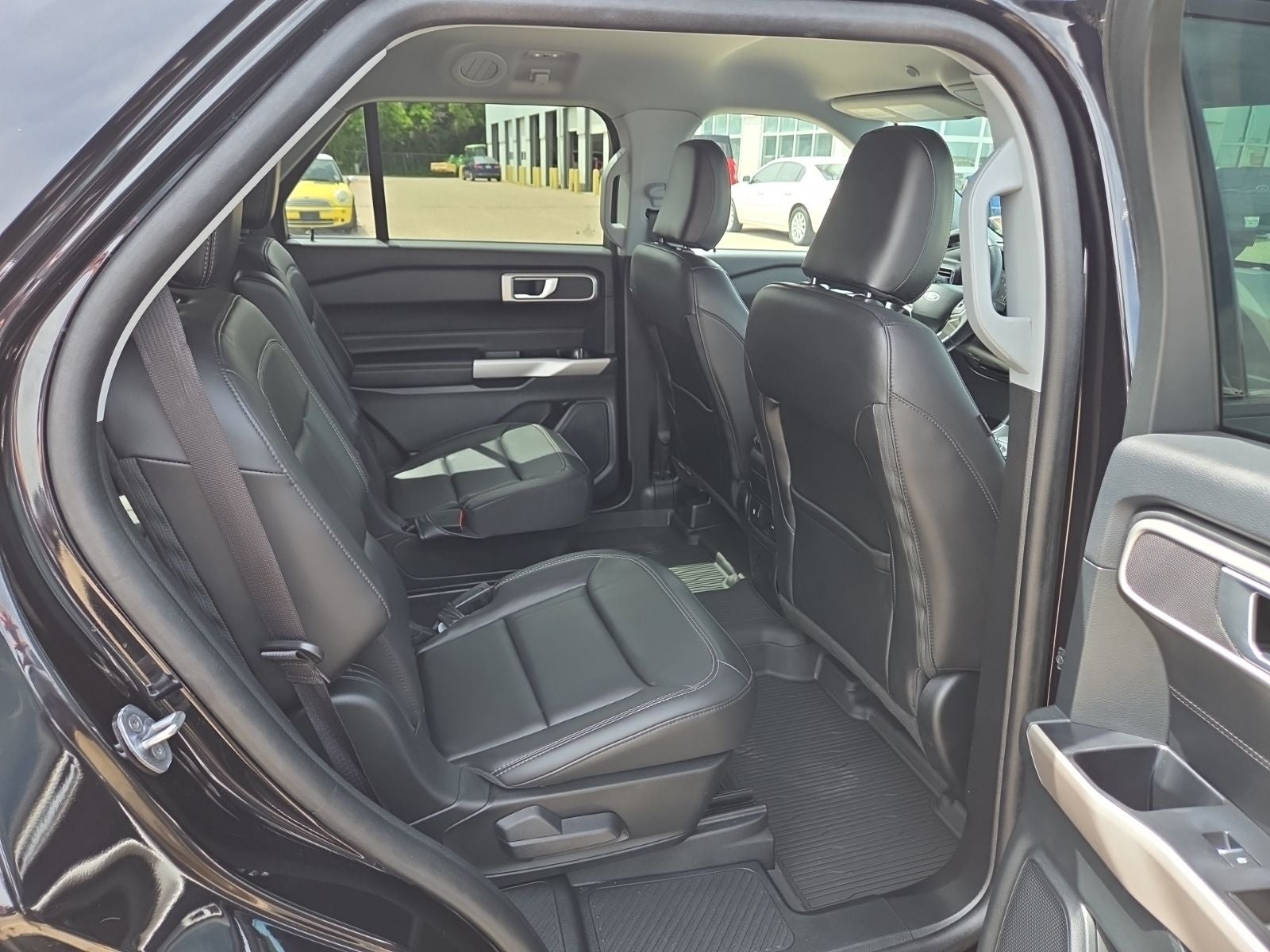 2023 Ford Explorer XLT 202A