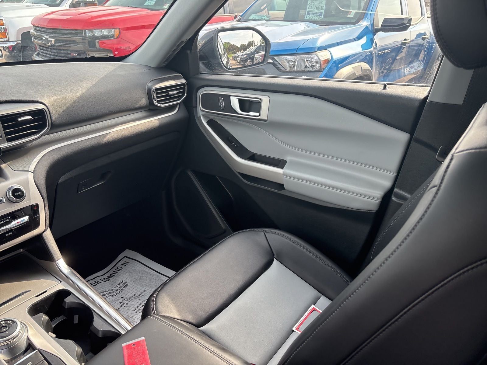 2024 Ford Explorer XLT Sport 202A