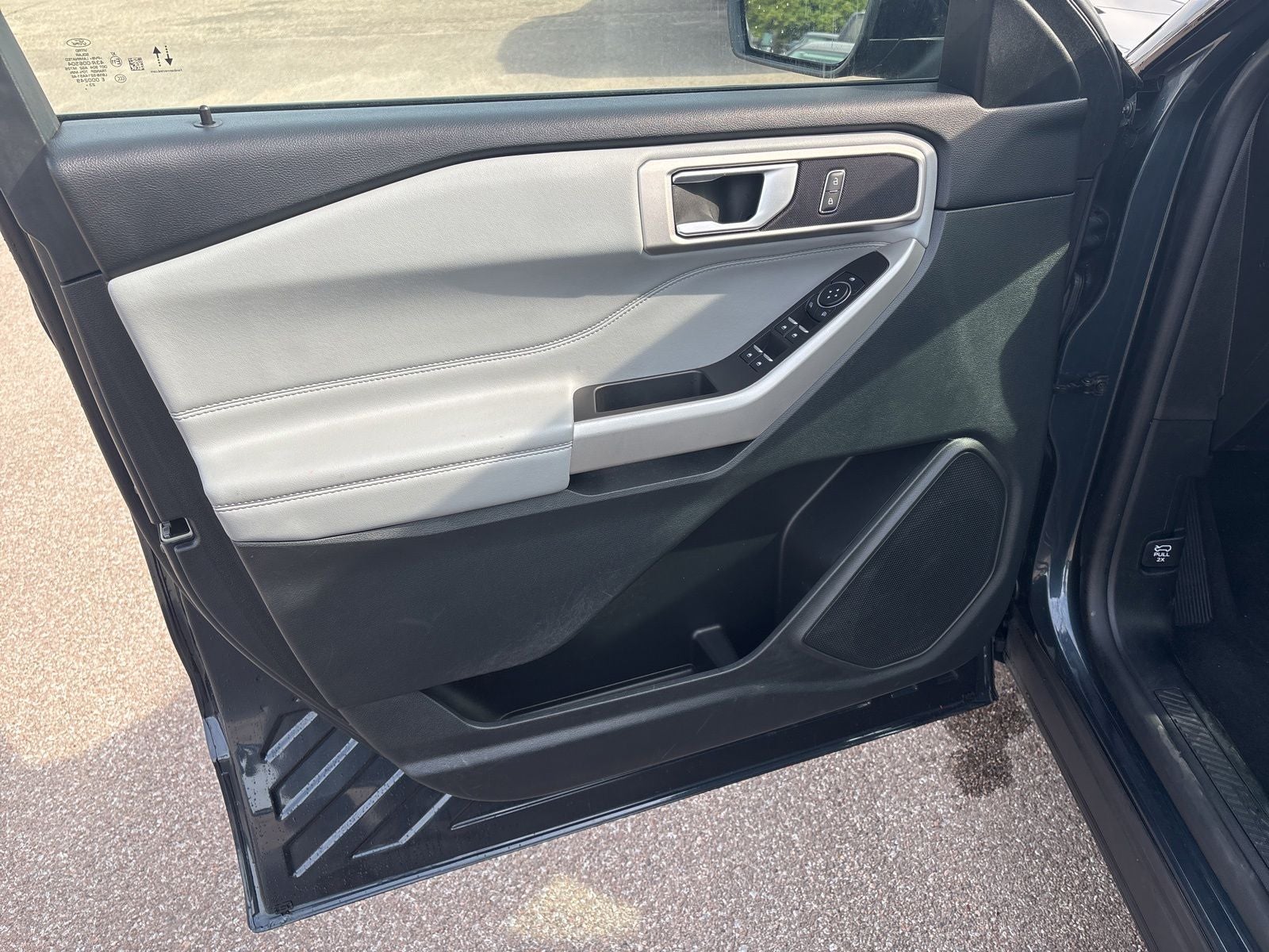 2024 Ford Explorer XLT Sport 202A