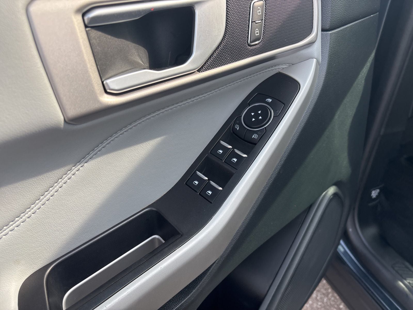 2024 Ford Explorer XLT Sport 202A