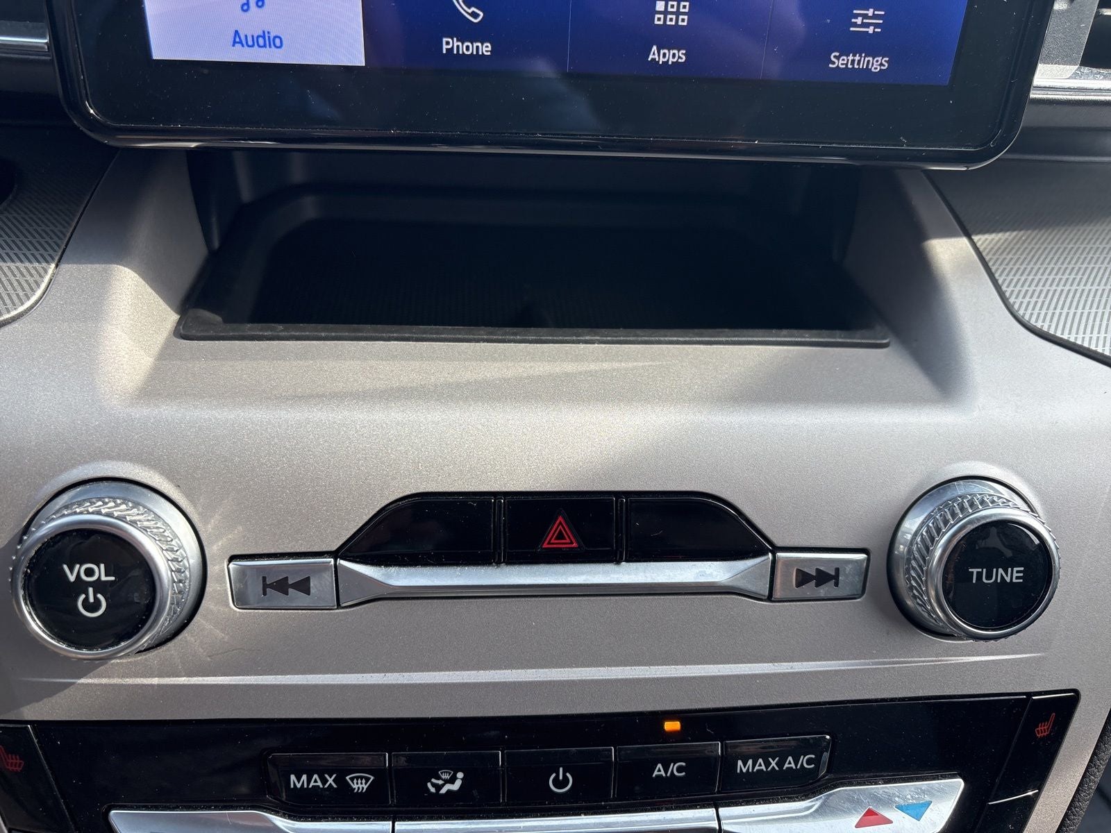 2024 Ford Explorer XLT Sport 202A