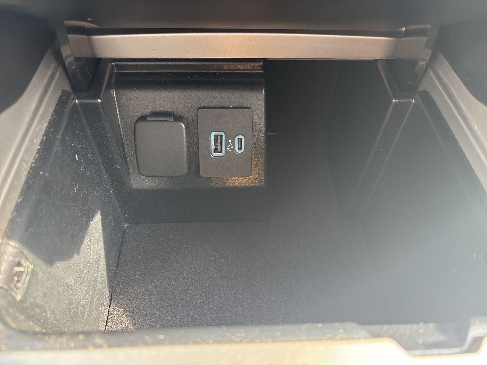 2024 Ford Explorer XLT Sport 202A
