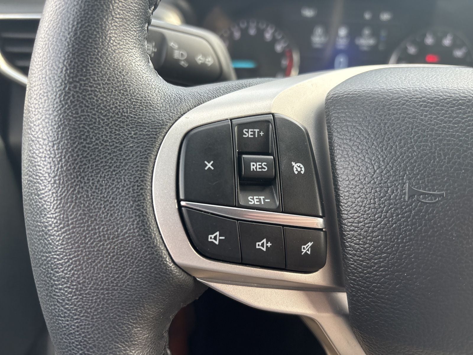 2024 Ford Explorer XLT Sport 202A
