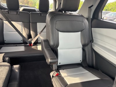 2024 Ford Explorer XLT Sport 202A
