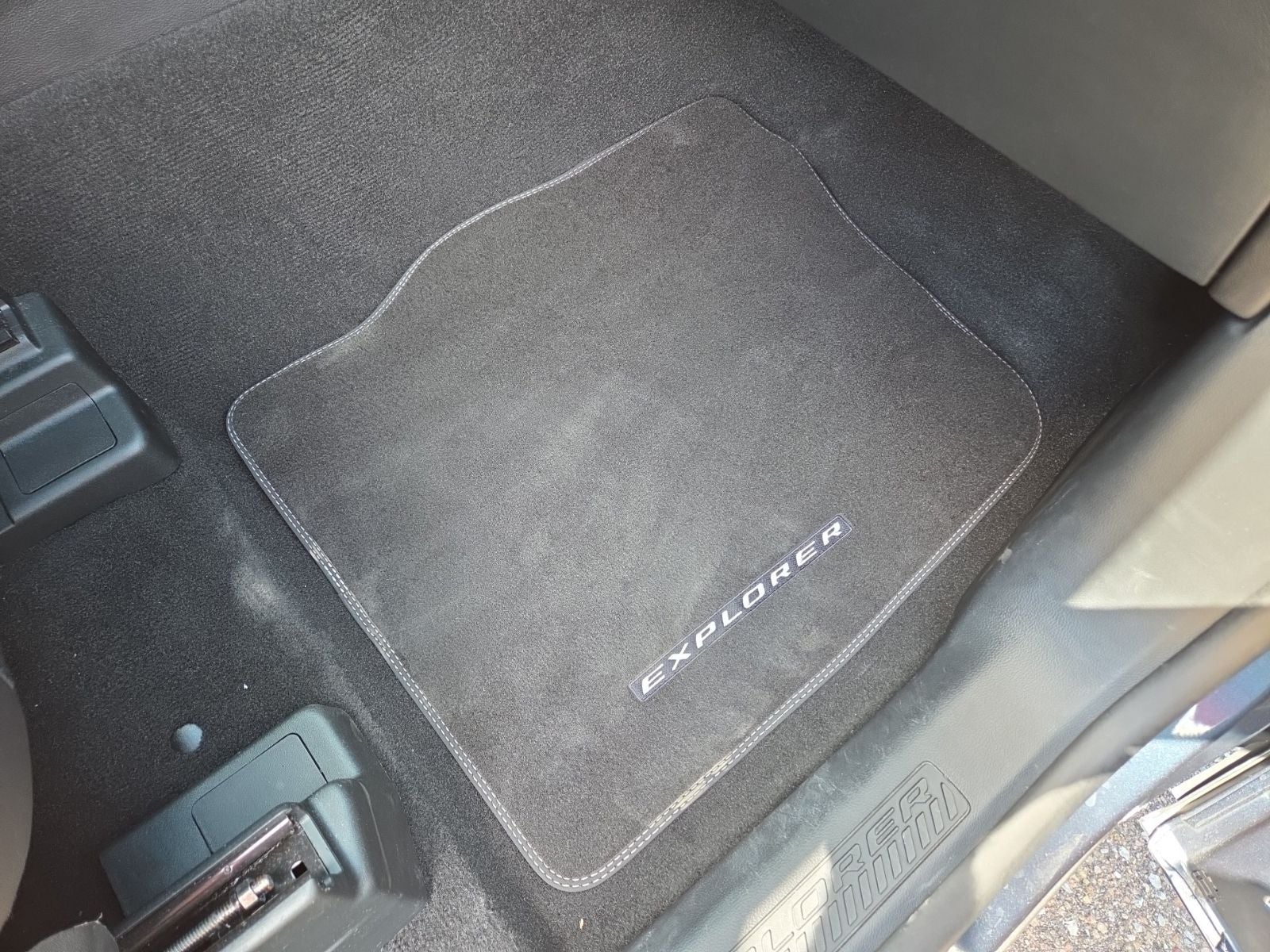 2024 Ford Explorer XLT Sport 202A