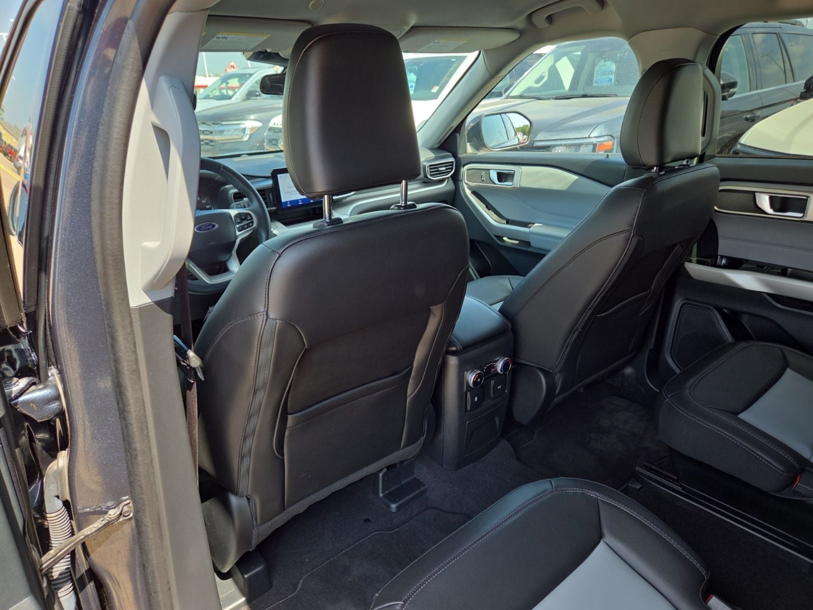 2024 Ford Explorer XLT Sport 202A