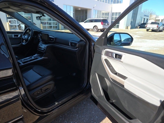 2023 Ford Explorer XLT 202A Sport