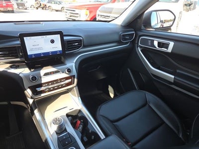 2022 Ford Explorer XLT 202A